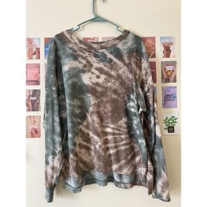 green/brown tie-dye sweater